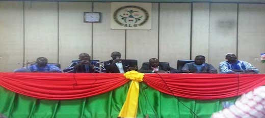 Chambre de commerce et d’industrie du Burkina : Une coalition de commerçants rejette tout amendement des statuts avant les élections consulaires Chambre de commerce et d’industrie du Burkina : Une coalition de commerçants rejette tout amendement des statuts avant les élections consulaires