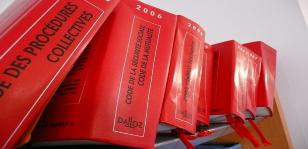 Le code des procédures collectives organise la constatation de la cessation de paiement de l'entreprise en difficulté de trésorerie. Le code des procédures collectives organise la constatation de la cessation de paiement de l'entreprise en difficulté de trésorerie.