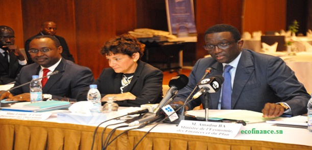 L'économie sénégalaise connaît une "évolution notable" après deux ans de mise en œuvre du Pse, selon Amadou Bâ, au micro. L'économie sénégalaise connaît une "évolution notable" après deux ans de mise en œuvre du Pse, selon Amadou Bâ, au micro.
