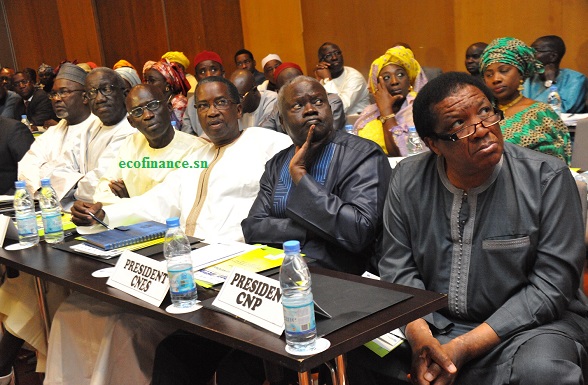 Ces membres du secteur privé ont été informés de la nouvelle décision du gouvernement sur…le ciment. Ces membres du secteur privé ont été informés de la nouvelle décision du gouvernement sur…le ciment.