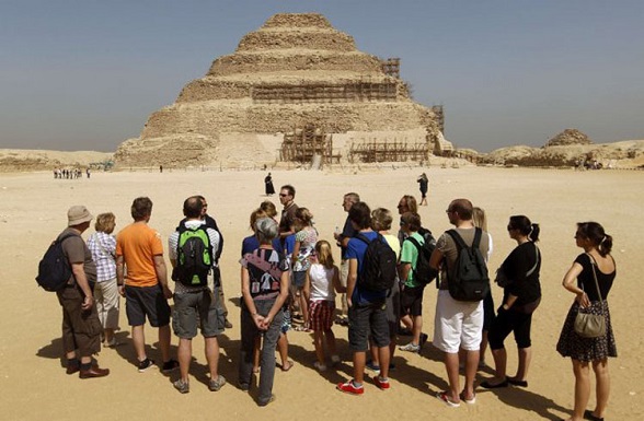 Les arrivées de touristes internationaux ont atteint un total de 1 milliard 235 millions. Les arrivées de touristes internationaux ont atteint un total de 1 milliard 235 millions.