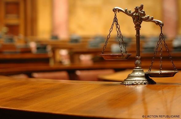 La liquidation des biens prépare la disparition de l'entreprise.