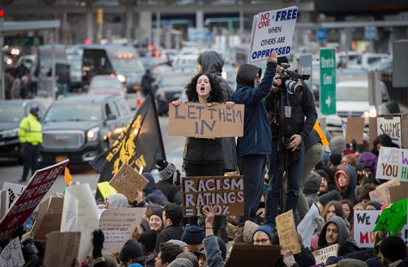 Manifestation de colère contre l'interdiction à 7 pays arabes de voyager aux Usa.