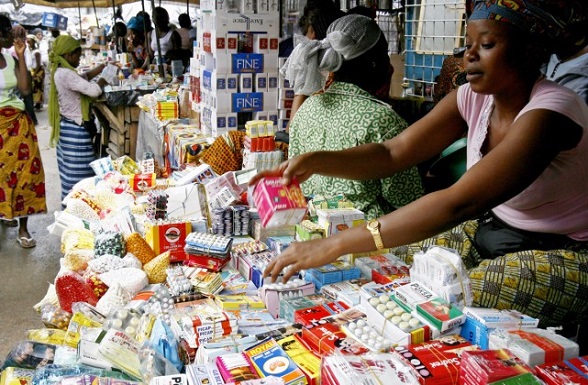 Un marché africain de médicaments de la rue. Un marché africain de médicaments de la rue.