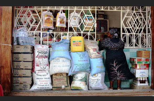 La récolte céréalière mondiale et les stocks devraient atteindre des niveaux record. La récolte céréalière mondiale et les stocks devraient atteindre des niveaux record.