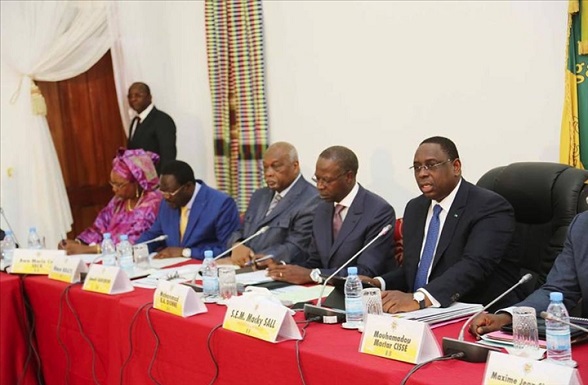 Le Président Macky Sall a réuni le conseil des ministres, mercredi 8 février 2017. Le Président Macky Sall a réuni le conseil des ministres, mercredi 8 février 2017.