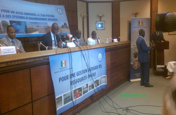 Le ministre de l'Hydraulique et de la 'Assainissement lors de la présentation de son bilan 2016. Le ministre de l'Hydraulique et de la 'Assainissement lors de la présentation de son bilan 2016.