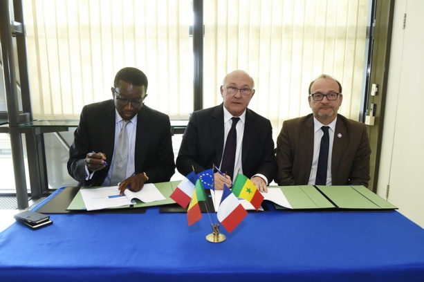CONVENTION DE FINANCEMENT DU TER : La France accorde 129, 6 milliards de francs Cfa au Sénégal CONVENTION DE FINANCEMENT DU TER : La France accorde 129, 6 milliards de francs Cfa au Sénégal