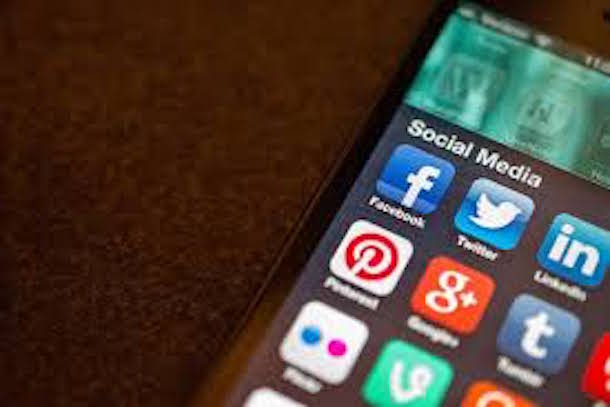La responsabilité juridique du fait de l’usage des réseaux sociaux, de la fourniture d’accès, de fourniture de contenus La responsabilité juridique du fait de l’usage des réseaux sociaux, de la fourniture d’accès, de fourniture de contenus