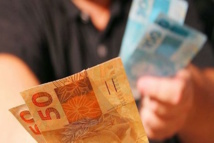 Angola : mauvais démarrage d’année pour le kwanza, la monnaie nationale Angola : mauvais démarrage d’année pour le kwanza, la monnaie nationale