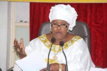 La lutte contre la péripneumonie contagieuse bovine et la résurgence de maladies émergentes n’est pas encore gagnée, selon Aminata Mbengue Ndiaye La lutte contre la péripneumonie contagieuse bovine et la résurgence de maladies émergentes n’est pas encore gagnée, selon Aminata Mbengue Ndiaye