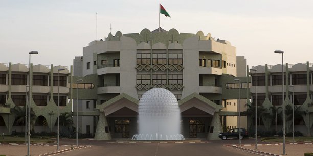 Le Burkina Faso veut alléger le coût de la masse salariale du secteur public Le Burkina Faso veut alléger le coût de la masse salariale du secteur public