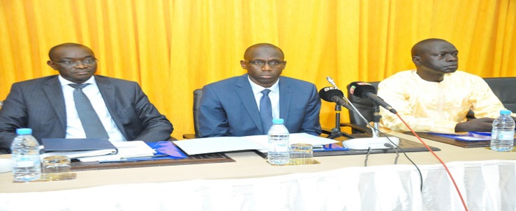 Au milieu, Bassirou Niasse, Secrétaire général du Mefp. Au milieu, Bassirou Niasse, Secrétaire général du Mefp.