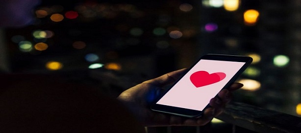 Marc Zuckerberg, fondateur de facebook, lancera avant la fin de l’année sa propre application, gratuite, de rencontres.