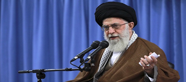 Iran: l'économie souffrirait plus de mauvaise gestion que des sanctions, selon Ali Khamenei