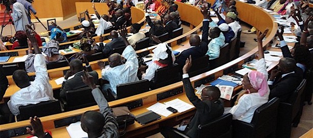 Les raisons de la révision du Code pétrolier expliquées aux députés. Les raisons de la révision du Code pétrolier expliquées aux députés.