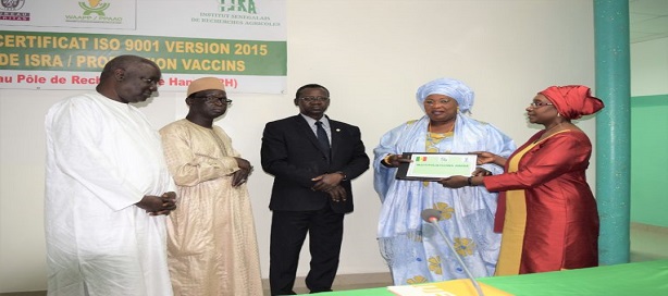 L’ISRA certifié pour sa production de vaccins vétérinaires et reçoit 10 autorisation de mise sur le marché de l’UEMOA L’ISRA certifié pour sa production de vaccins vétérinaires et reçoit 10 autorisation de mise sur le marché de l’UEMOA