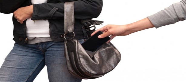 En Côte d'Ivoire, l'industrie mobile s'unit à la GSMA pour lutter contre le vol des téléphones portables En Côte d'Ivoire, l'industrie mobile s'unit à la GSMA pour lutter contre le vol des téléphones portables