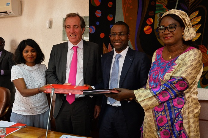 Signature de la convention de financement du Pades Signature de la convention de financement du Pades