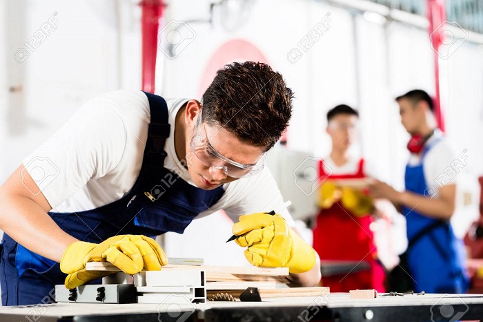 Jusqu'au sommet: politique industrielle, innovation et croissance soutenue Jusqu'au sommet: politique industrielle, innovation et croissance soutenue