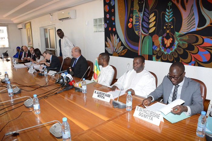 Signature de la convention de financement des aéroports de Saint-Louis et de Ourossogui/Matam.