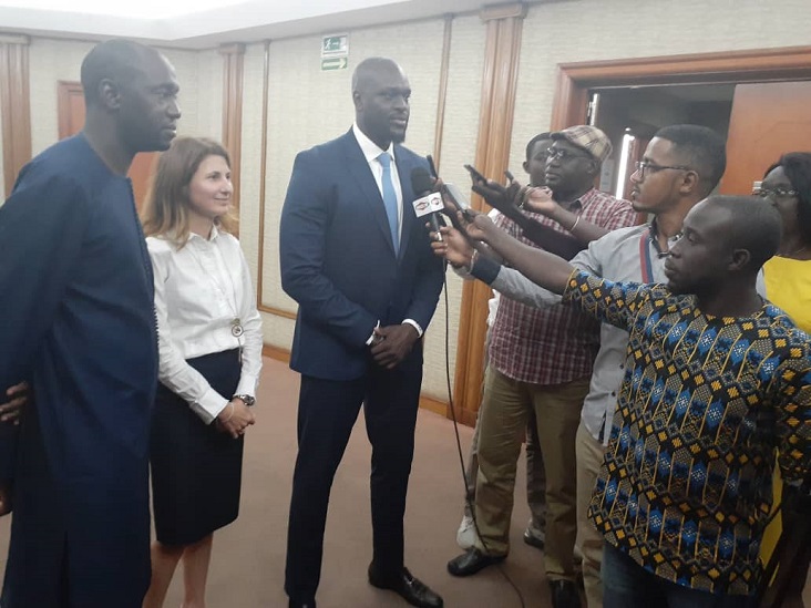 El Hadji Ibrahima Mané, Dircteur général à la Direction en charge des partenariats public privés au Sénégal, s'exprimant devant la presse.s