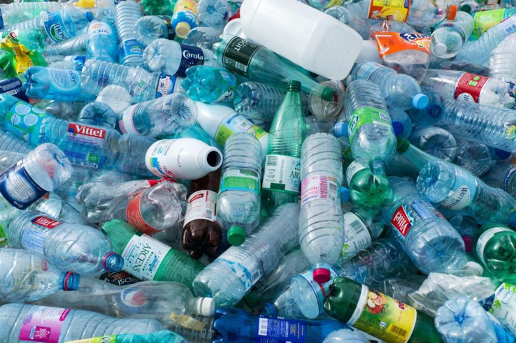 Le secteur du tourisme continue d’agir contre la pollution plastique