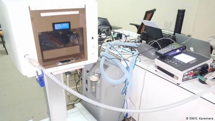 Le Rwanda a déployé des mesures innovantes pour tenter de contenir le virus. Le Rwanda a déployé des mesures innovantes pour tenter de contenir le virus.