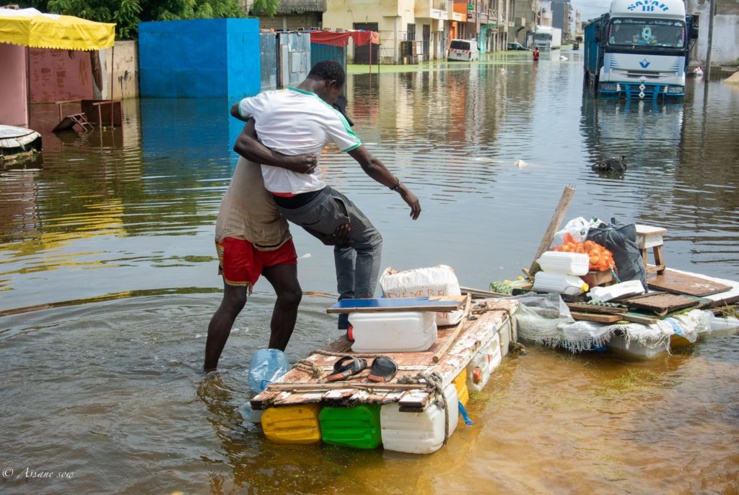 Au Sénégal, un appui de la banque mondiale vise à réduire les risques d'inondation dans les zones périurbaines de Dakar. Au Sénégal, un appui de la banque mondiale vise à réduire les risques d'inondation dans les zones périurbaines de Dakar.