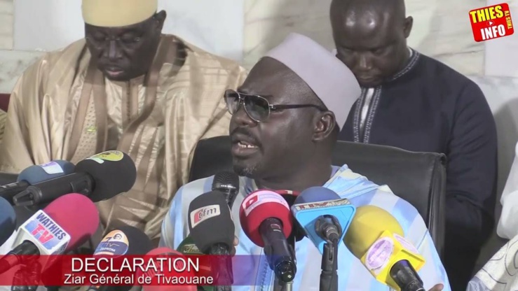Au micro, Serigne Moustapha Sy Al Amin faisant la Déclaration liminaire de la Ziarra générale 2022 de Tivaouane.