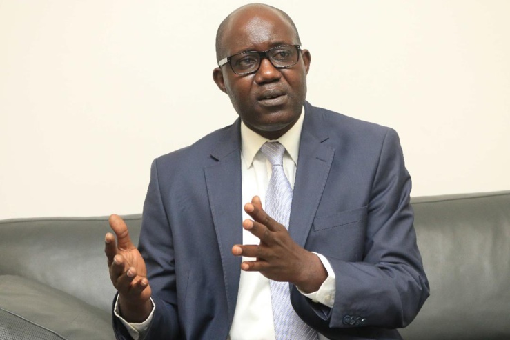 Ibrahima Amadou Sarr, président de la Commission de régulation du secteur de l’énergie (CRSE) explique aux populations rurales le sens de l'harmonisation des tarifs de l'électricité. Ibrahima Amadou Sarr, président de la Commission de régulation du secteur de l’énergie (CRSE) explique aux populations rurales le sens de l'harmonisation des tarifs de l'électricité.