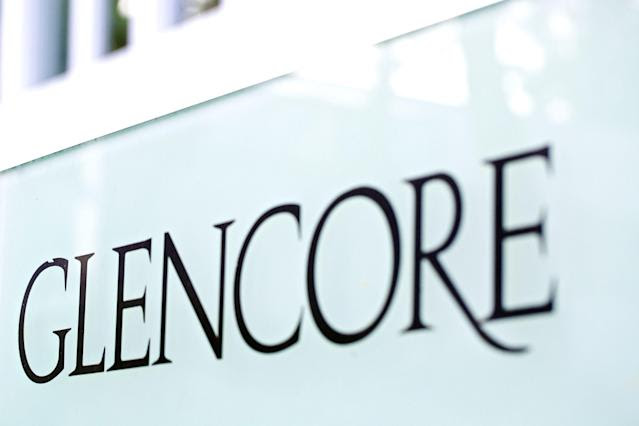 Glencore Plc, multinationale minière et de matières premières basée en Suisse, a fait la une des journaux ces derniers temps pour toutes les mauvaises raisons. Glencore Plc, multinationale minière et de matières premières basée en Suisse, a fait la une des journaux ces derniers temps pour toutes les mauvaises raisons.
