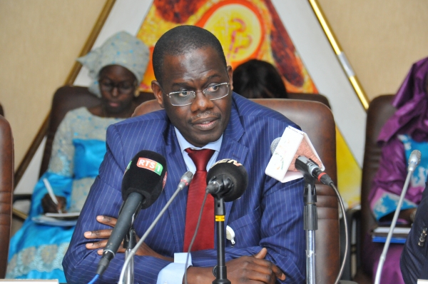 Le Directeur National de la BCEAO pour le Sénégal, Monsieur Ahmadou Al Aminou LO. Le Directeur National de la BCEAO pour le Sénégal, Monsieur Ahmadou Al Aminou LO.