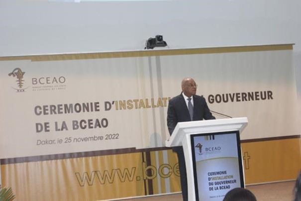 Jean-Claude Kassi Brou, nouveau gouverneur de la Banque centrale des Etats de l'Afrique de l'ouest (Bceao), prononçant allocution lors de la cérémonie de son installation officielle en tant que Gouverneur de la Bceao. Jean-Claude Kassi Brou, nouveau gouverneur de la Banque centrale des Etats de l'Afrique de l'ouest (Bceao), prononçant allocution lors de la cérémonie de son installation officielle en tant que Gouverneur de la Bceao.