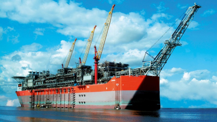 inspections, tests réussis : les signes annonciateurs d'une haute sécurité de l'unité flottante de production, de stockage et du déchargement pour traiter le gaz naturel de grand tortue ahmeyim