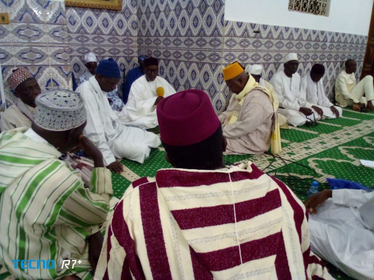 zawiyya seydi el hadj malick sy dakar : imam thierno ousmane ba (au micro) ouvre une série de causeries en perspectives du gamou 2023