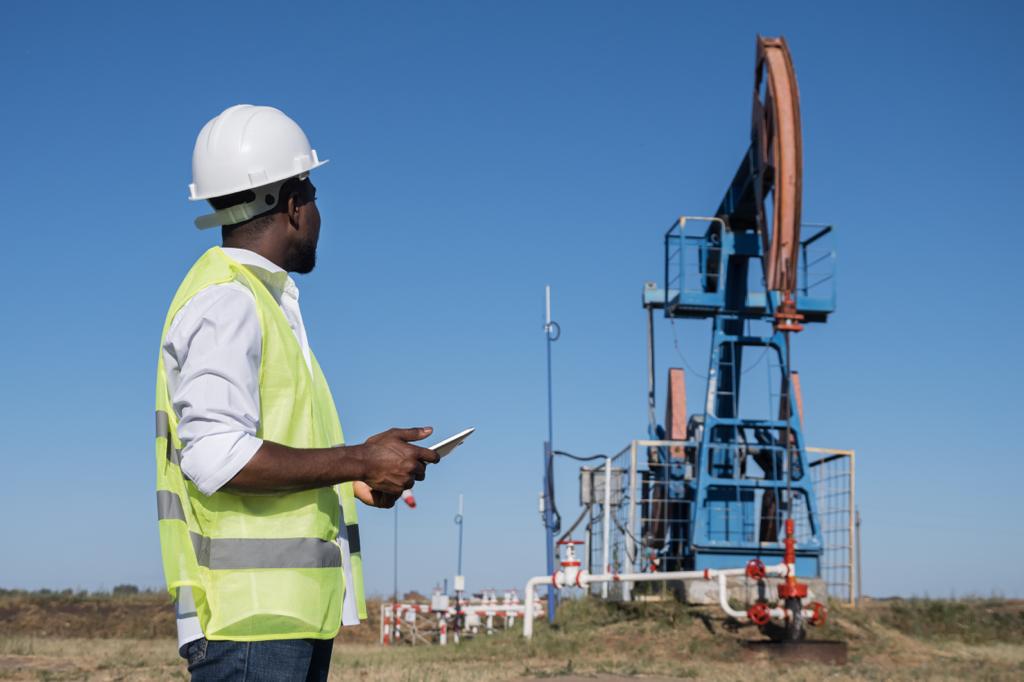 contenu local dans les hydrocarbures : de l'importance de la collaboration entre acteurs locaux et internationaux contenu local dans les hydrocarbures : de l'importance de la collaboration entre acteurs locaux et internationaux