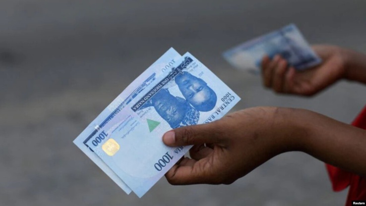 nigeria : nouvelle dévaluation du naira, à la valeur divisée par 2 270 depuis sa création nigeria : nouvelle dévaluation du naira, à la valeur divisée par 2 270 depuis sa création
