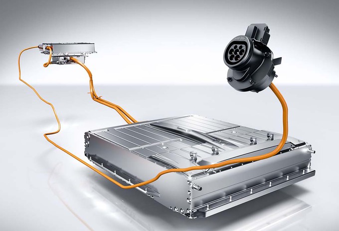Les minéraux africains peuvent être transformés en batteries africaines, installées dans des voitures africaines qui circulent sur le continent et dans le monde entier. Les minéraux africains peuvent être transformés en batteries africaines, installées dans des voitures africaines qui circulent sur le continent et dans le monde entier.