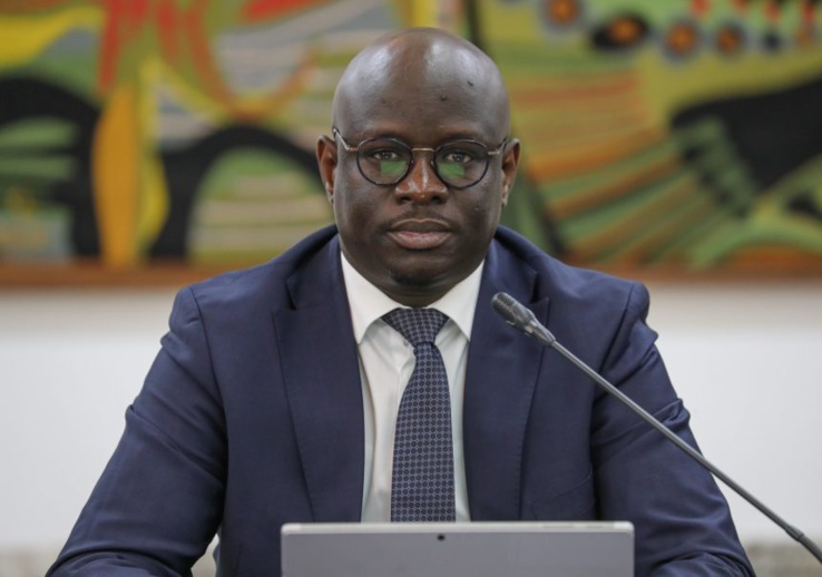 Cheikh Diba, ministre sénégalais des Finances et du Budget. Cheikh Diba, ministre sénégalais des Finances et du Budget.