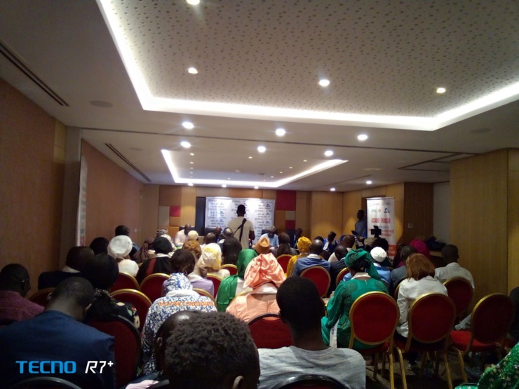 Dialogue entre Petrosen et les députés initié par le Forum civil. Dialogue entre Petrosen et les députés initié par le Forum civil.