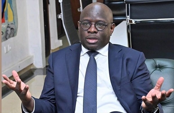 Cheikh Diba, ministre sénégalais des Finances et du Budget. Cheikh Diba, ministre sénégalais des Finances et du Budget.