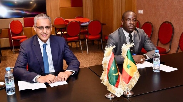 Birame Soulèye Diop, ministre sénégalais de l'Energie, du pétrole et des mines et Mohamed Ould Khaled, ministre mauritanien de l'Energie et du Pétrole. Birame Soulèye Diop, ministre sénégalais de l'Energie, du pétrole et des mines et Mohamed Ould Khaled, ministre mauritanien de l'Energie et du Pétrole.