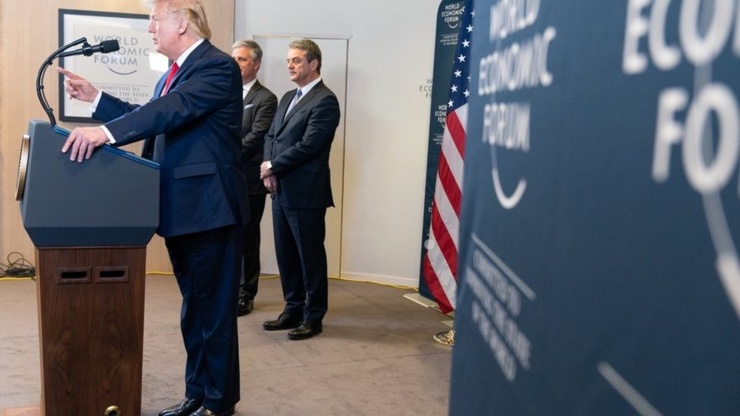 Les déclarations de Trump font monter la pression sur les prix du pétrole et des craintes de représailles commerciales au niveau mondial. Les déclarations de Trump font monter la pression sur les prix du pétrole et des craintes de représailles commerciales au niveau mondial.