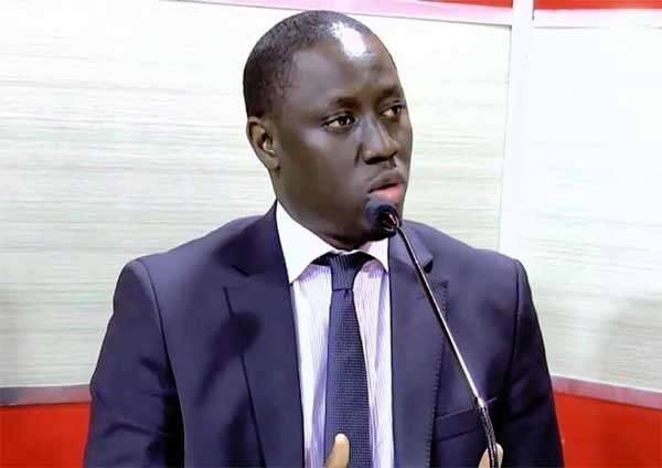 Pape Malick NDOUR, ancien minitre, a apporté une petite précision pour le professeur Amath Ndiaye à propos de la dette intérieure du Sénégal. Pape Malick NDOUR, ancien minitre, a apporté une petite précision pour le professeur Amath Ndiaye à propos de la dette intérieure du Sénégal.