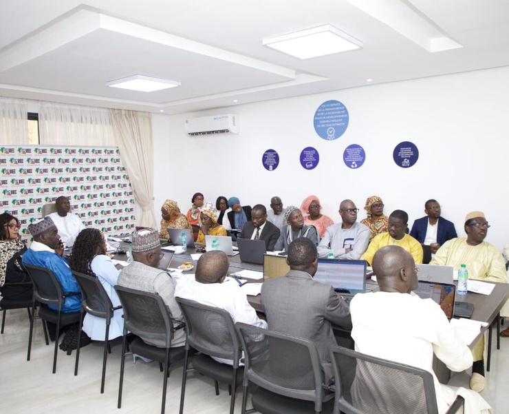 •	Renforcement des capacités des acteurs (entreprises, administrations, société civile). •	Renforcement des capacités des acteurs (entreprises, administrations, société civile).