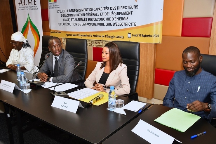 Au milieu, Mame Coumba NDIAYE, Directrice Générale AEME Sénégal.