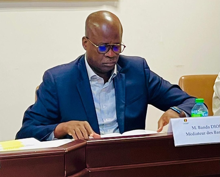 Banda Diop, Médiateur des banques, institutions de microfinance, établissements émetteurs de monnaie électronique et la Poste.