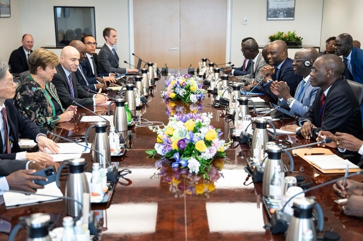 Le Sénégal affiche une croissance impressionnante, mais reste prisonnier d’une dette publique hors norme, selon le FMI. Le Sénégal affiche une croissance impressionnante, mais reste prisonnier d’une dette publique hors norme, selon le FMI.