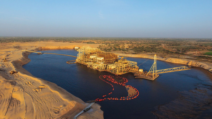 Vue aérienne des installations d’extraction de la Grande Côte, source : GCO.